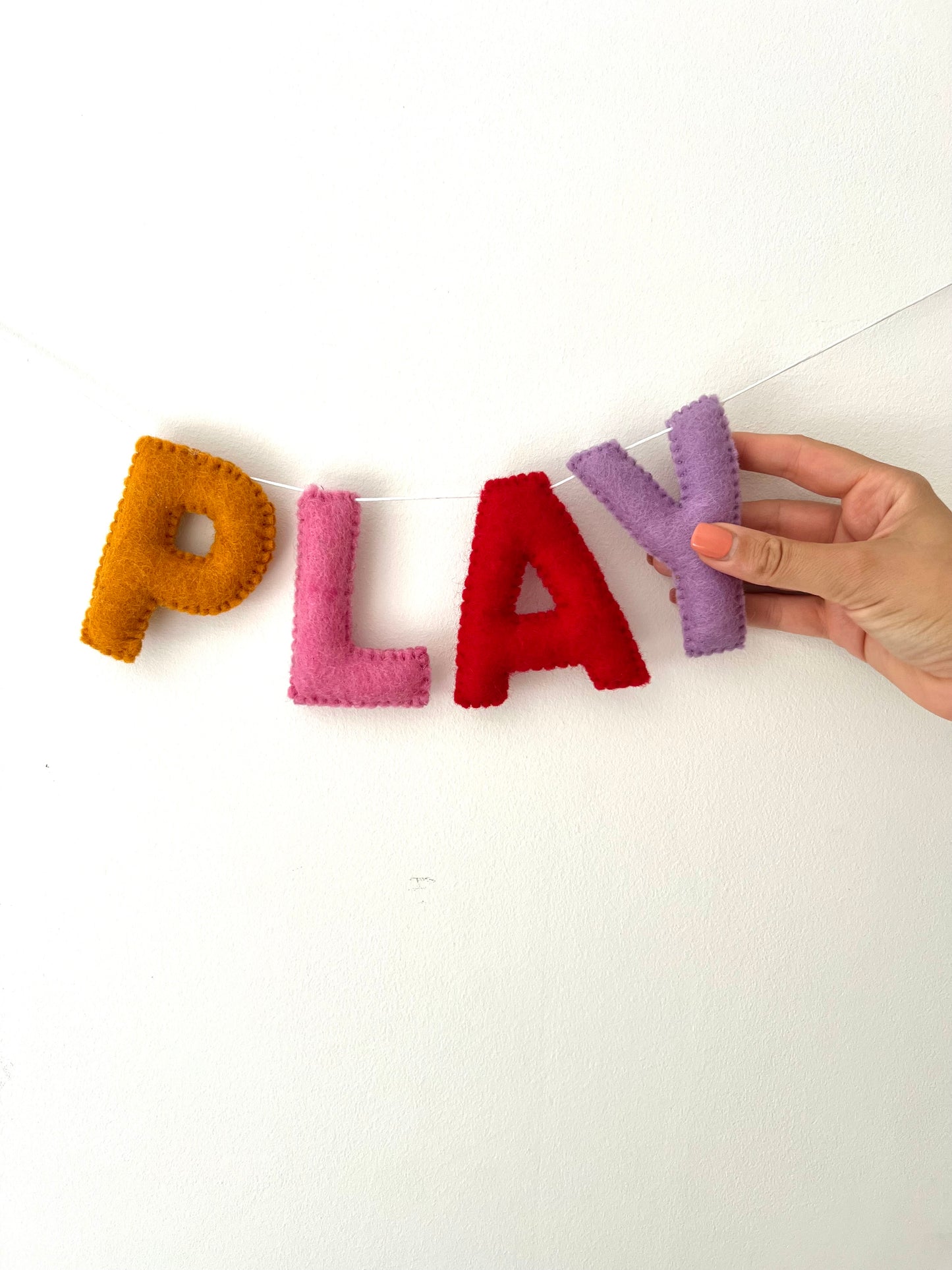 PLAY garland