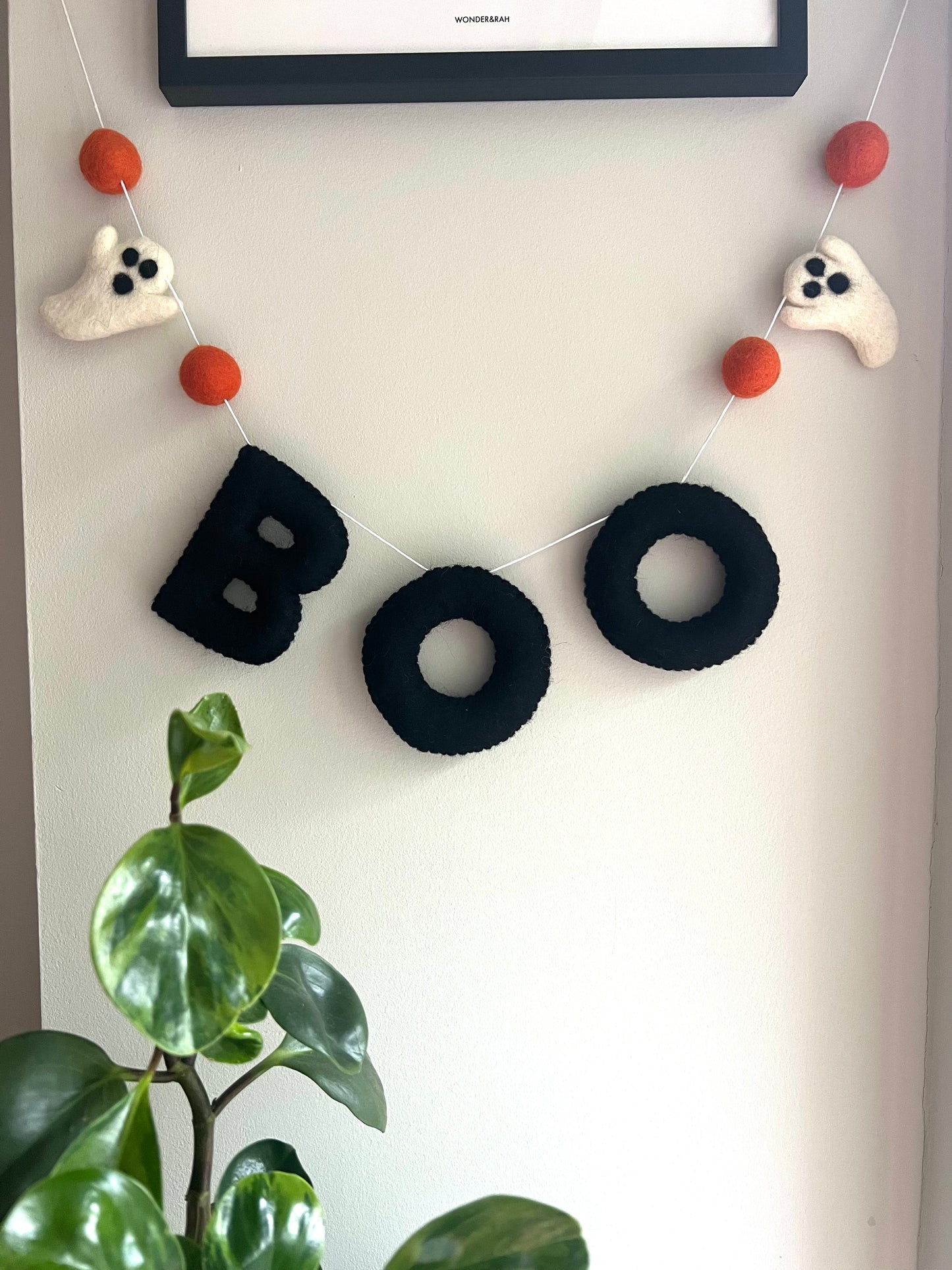 Boo garland