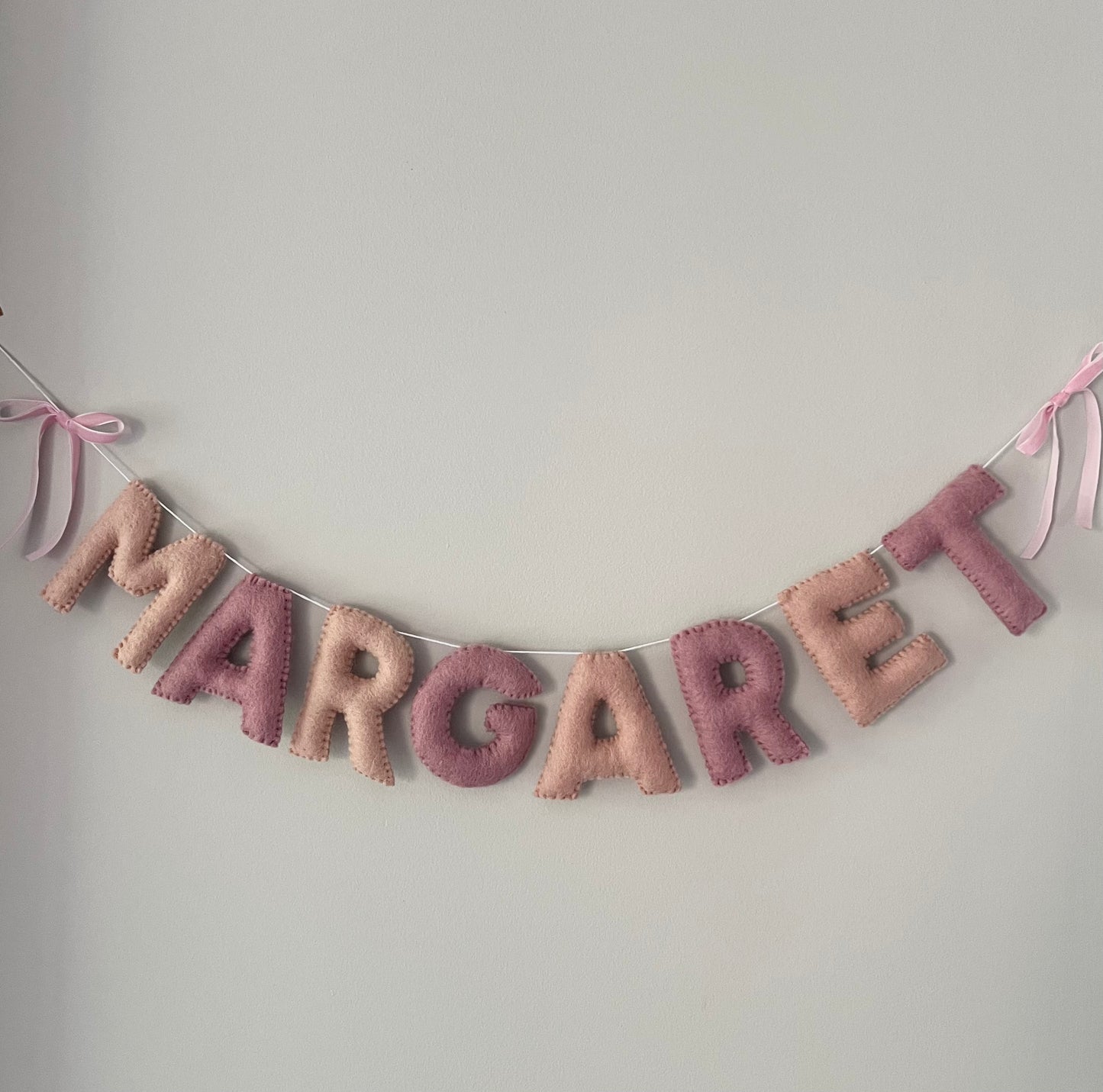 Bow name garland