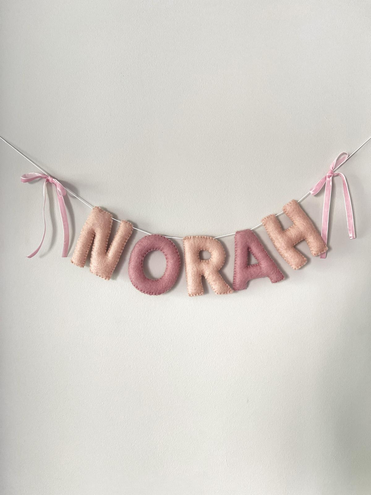 Bow name garland