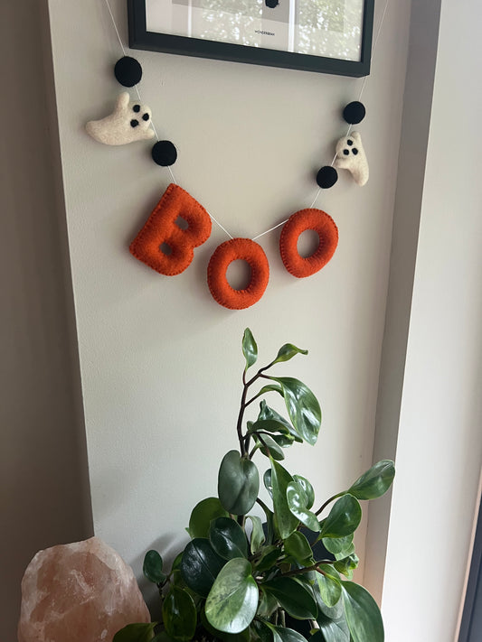 Boo garland