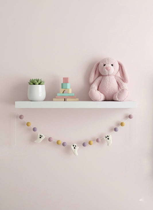 Felt ghosts and balls garland pink