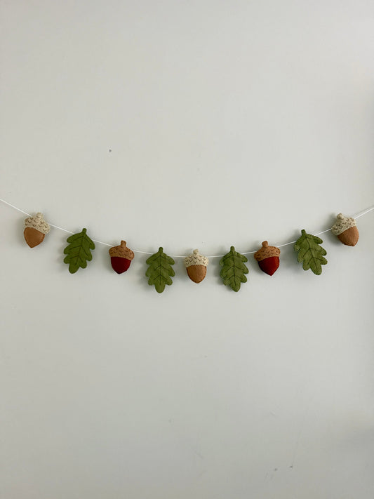 Acorns and Oaks felt garland