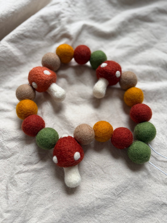 Woodland Style Felt Balls and Mushrooms Garland