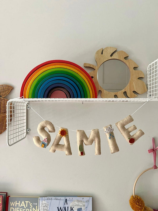 Casa Dei Bambini name garland